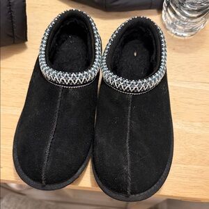 Kids black Tasman uggs